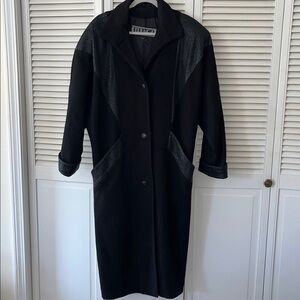 Vintage 💯% wool leather 3 button trench coat made in Argentina